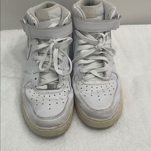 White Nike Air Force